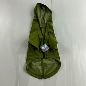 51. NWT‎ Bark Home Green the dry Dog Raincoat (M/L)
